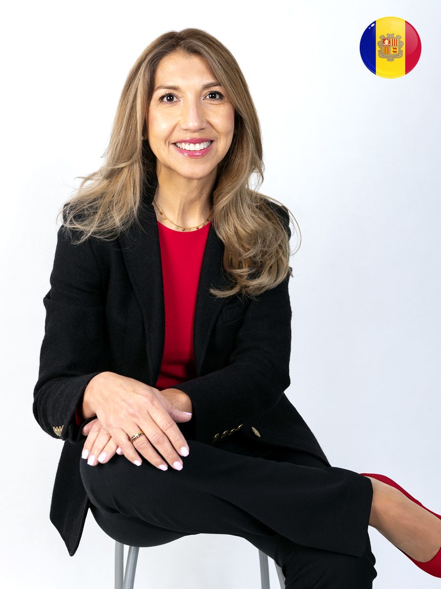 GLORIA MARÍA NINAHUALPA NAVÍO